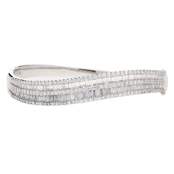 18ct White Gold Diamond Bangle - 6.0ct