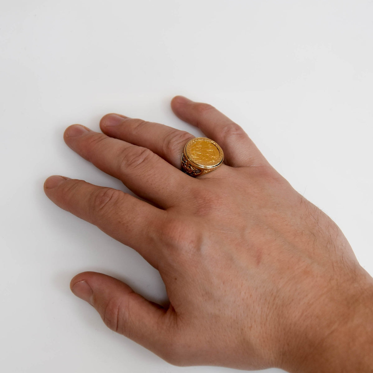 1915 Half-Sovereign Gold Ring - 9.8g