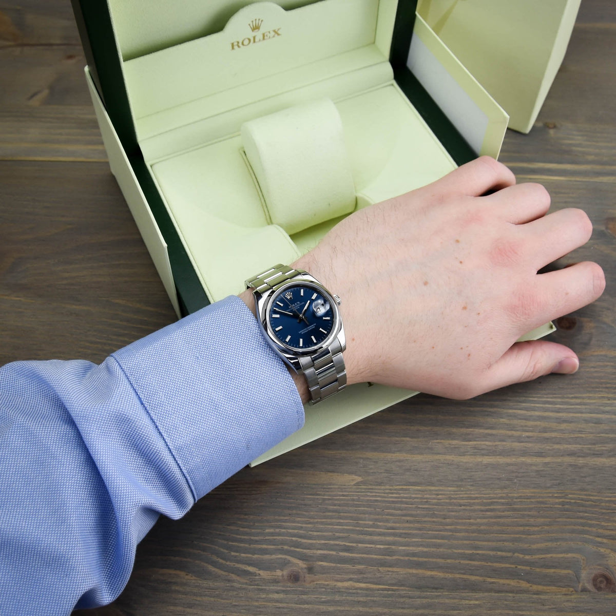 Oyster Perpetual Date 115200 - Blue Dial - 2008