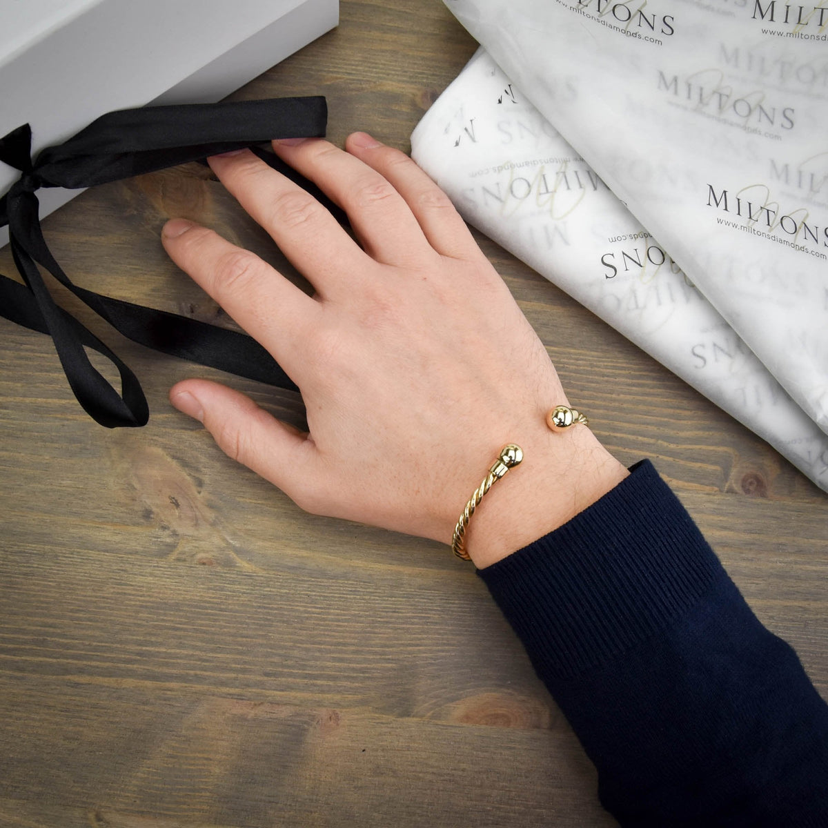 9ct Yellow Gold 'Twisted-Torque' Gents bangle - 20.9g