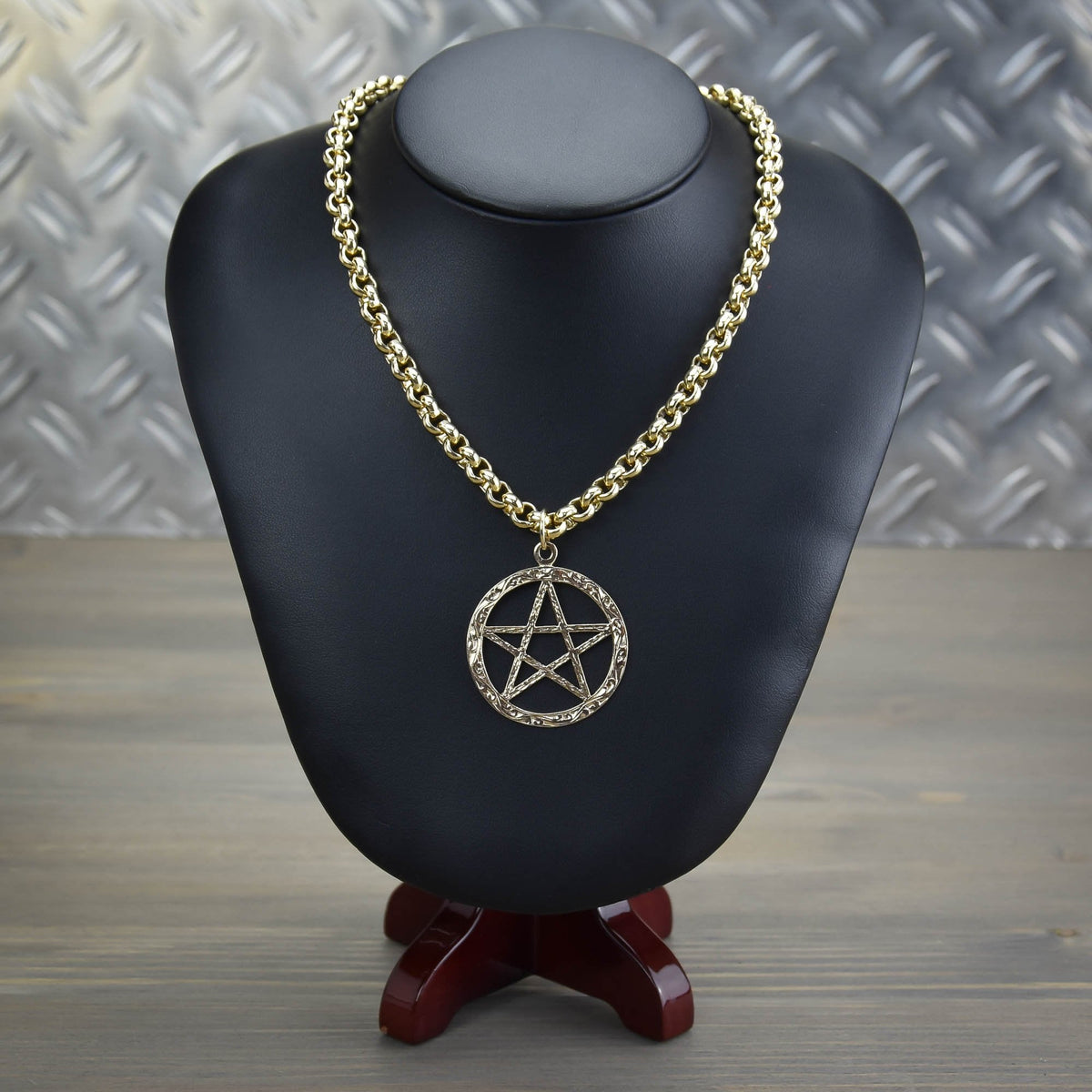 Heavy 9ct Gold Belcher and 5 Point Star Pendant - 118.5g