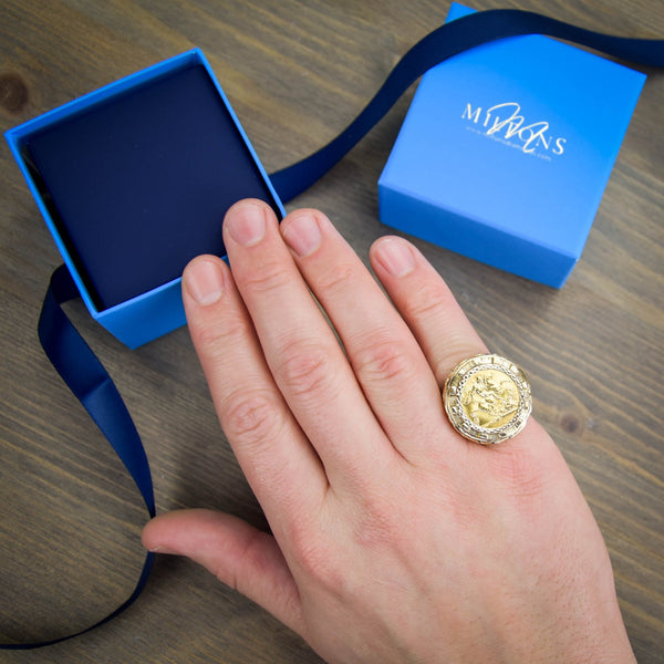 1925 Gold Half Sovereign Ring - 13.4g