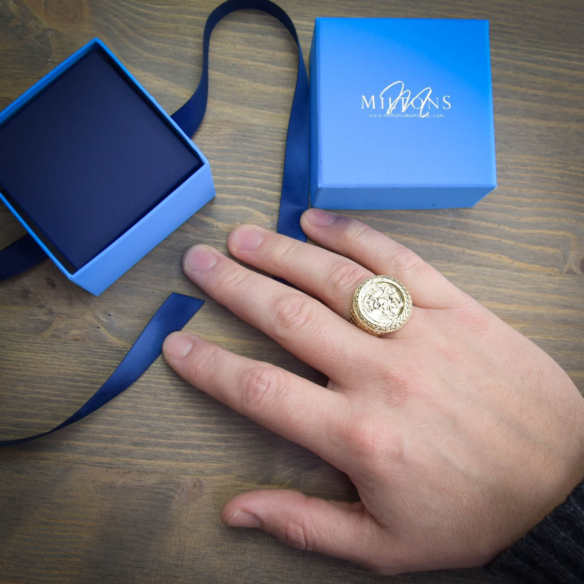 9ct Yellow Gold Saint George Ring – 10.2g
