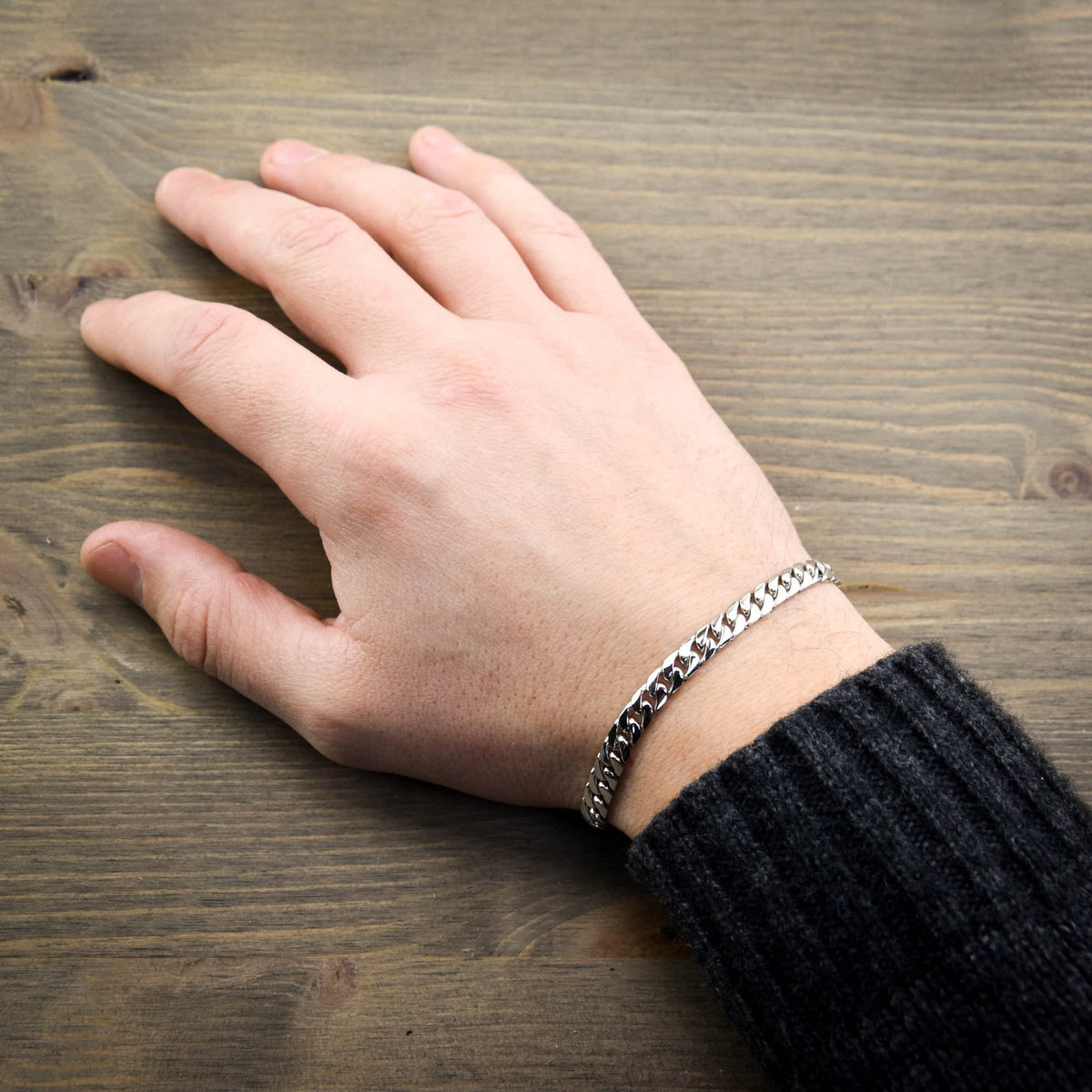 9ct White Gold Gents 7.5-Inch Curb Bracelet - 15.1g