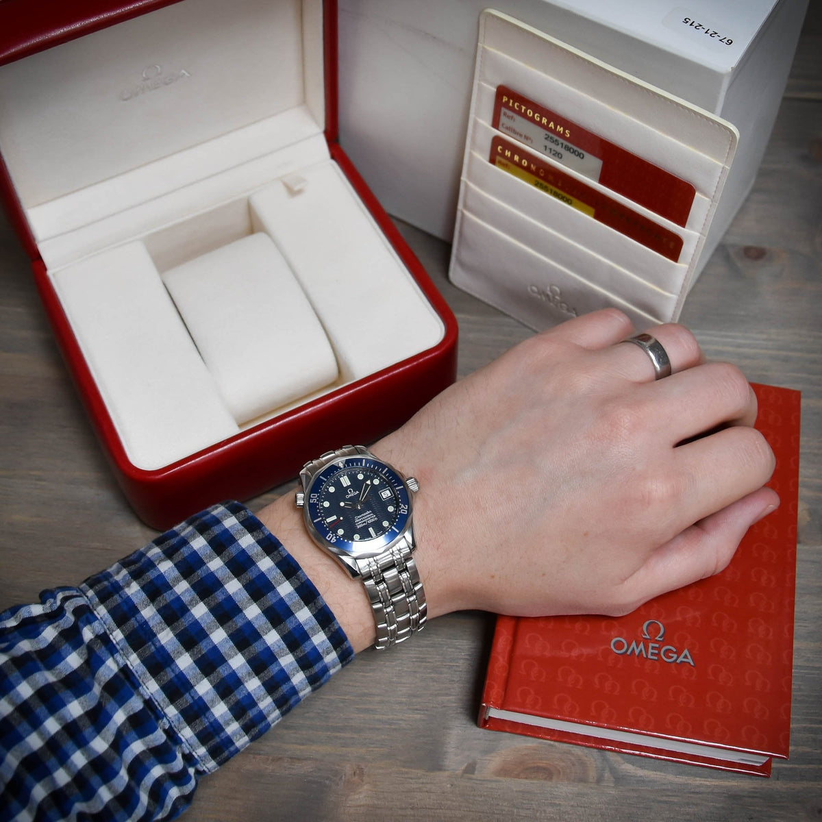 Seamaster 2551.80.00 - Gents Watch - Blue Bezel - Circa 2002