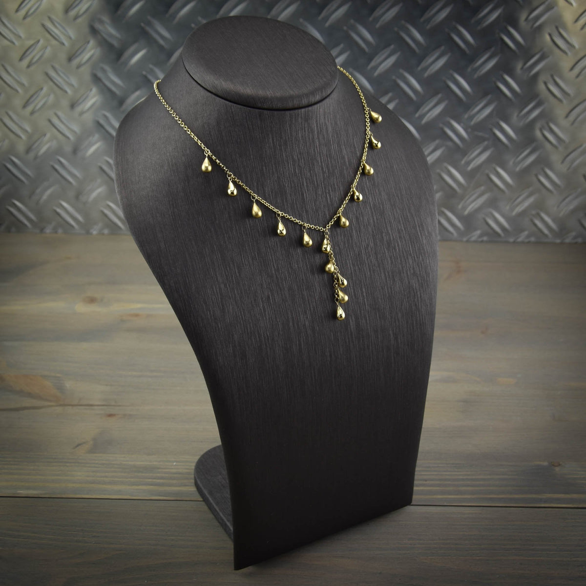 9ct Yellow Gold 'Tear Drop' Necklace - 8.0g