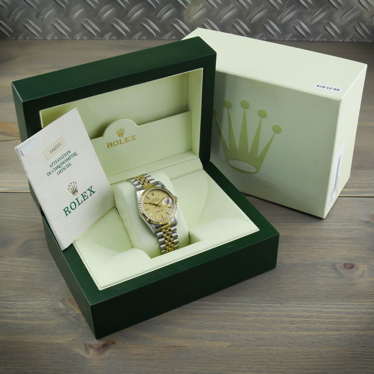 Datejust 16233 - Gold Tapestry Dial - 1990