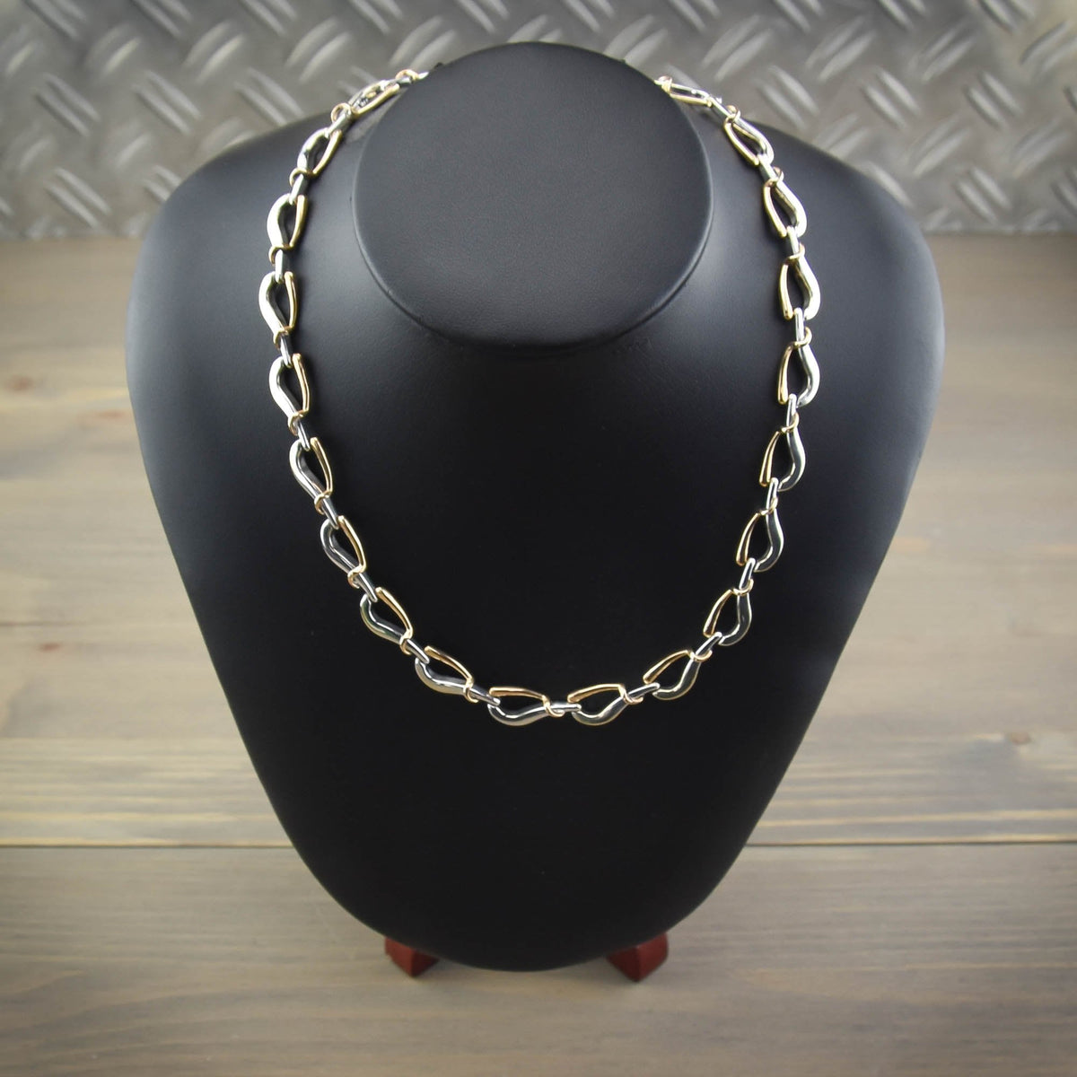 9ct Yellow & White Gold Fancy Necklace - 17 Inch