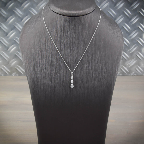 18ct White Gold Diamond Pendant & Chain - 0.45ct