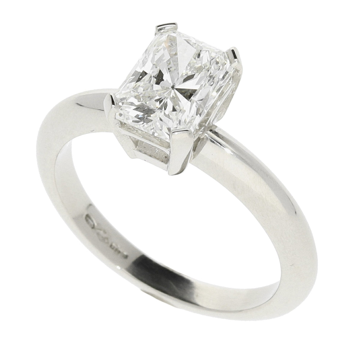 Certified Diamond Platinum Engagement ring - 1.71ct