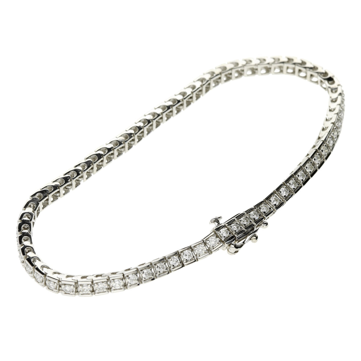 9ct White Gold 1.95ct Diamond Tennis Bracelet - 11.2g