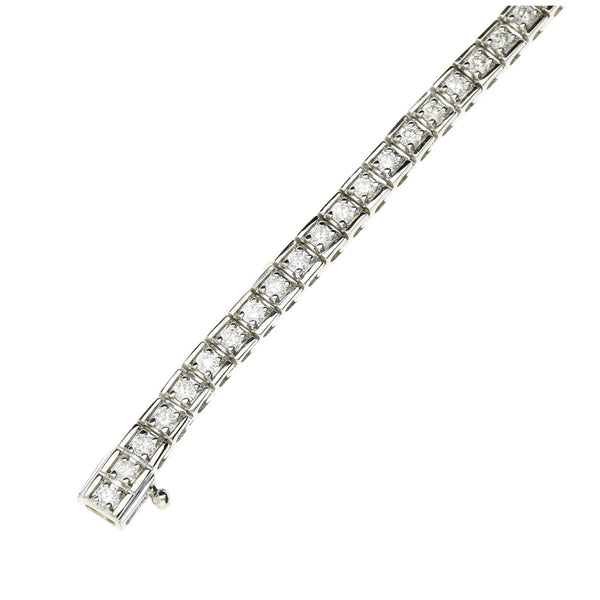 9ct White Gold 1.95ct Diamond Tennis Bracelet - 11.2g