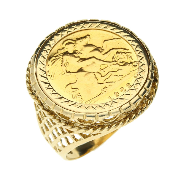 1982 Queen Elizabeth II Half Sovereign Gold Ring - 8.20g
