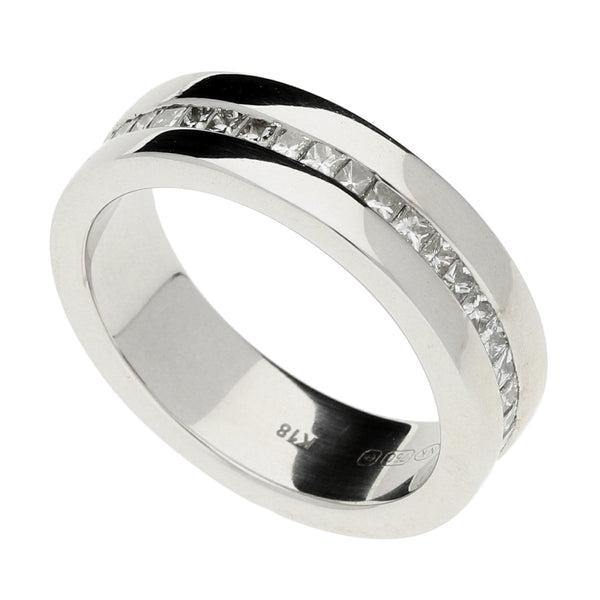 18ct White Gold Diamond Wedding Ring - 0.95ct