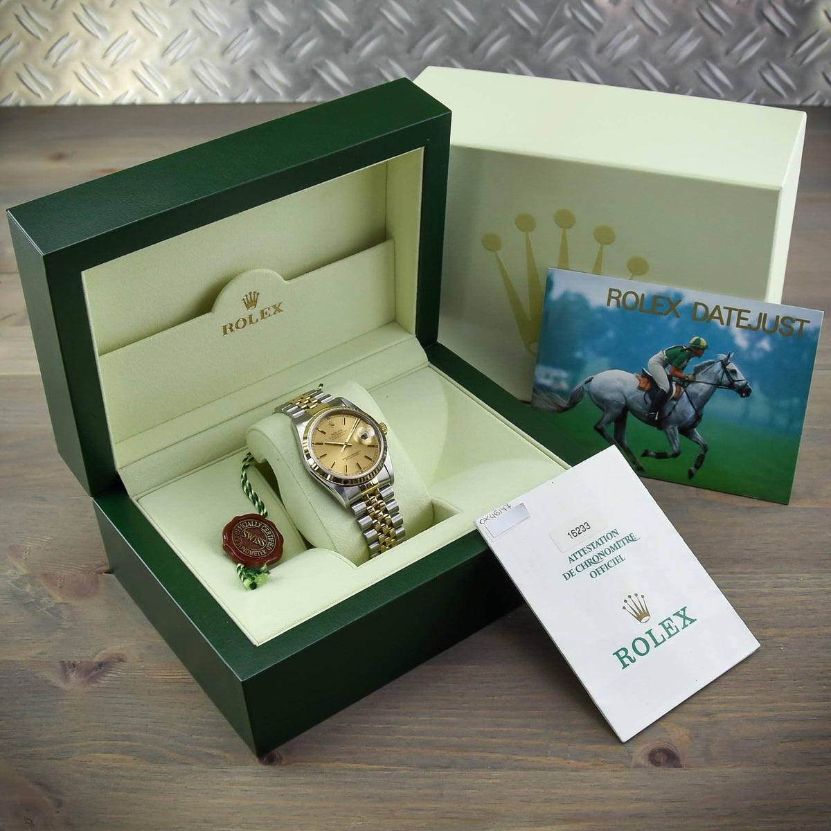 Datejust 16233 - Champagne Baton Dial - 2000
