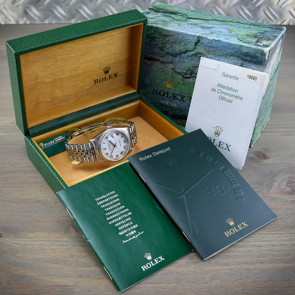 Datejust 16220 - Gents Watch - White Dial - 2004