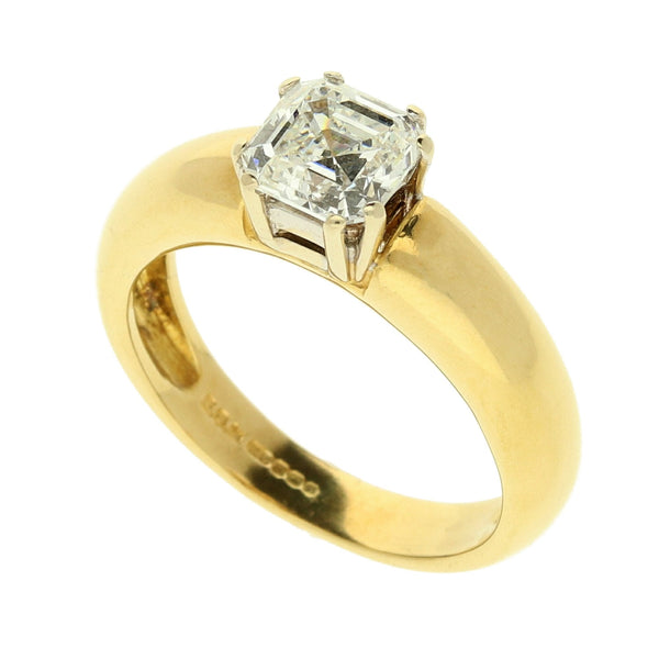 18ct Yellow Gold Square Asscher Diamond - 1.04ct