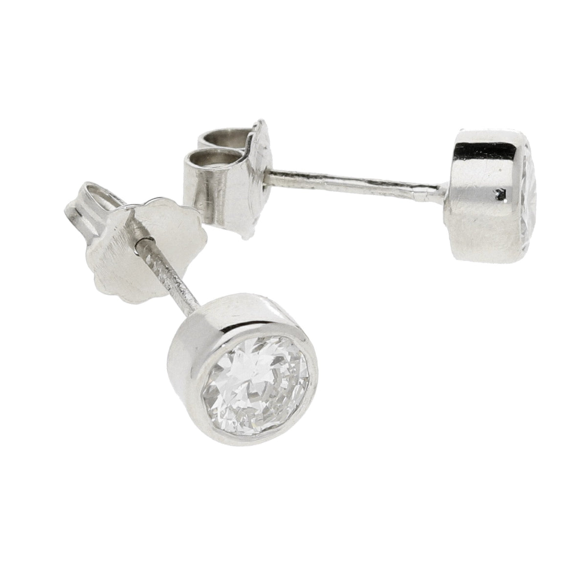 18ct White Gold Diamond Earrings - 0.82ct