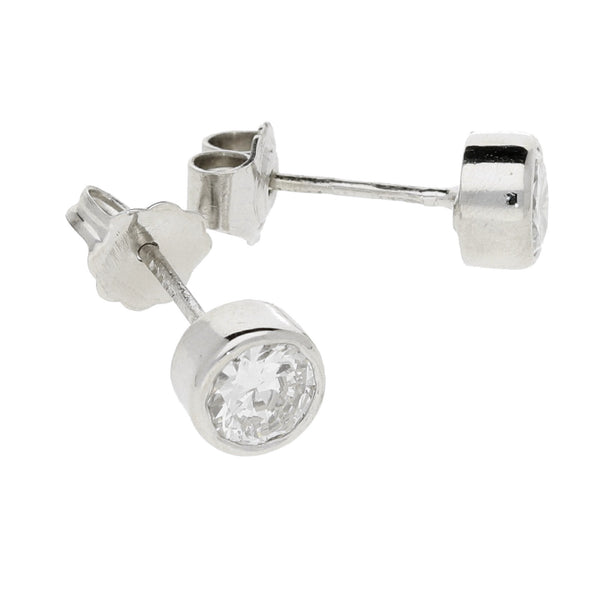 18ct White Gold Diamond Earrings - 0.82ct