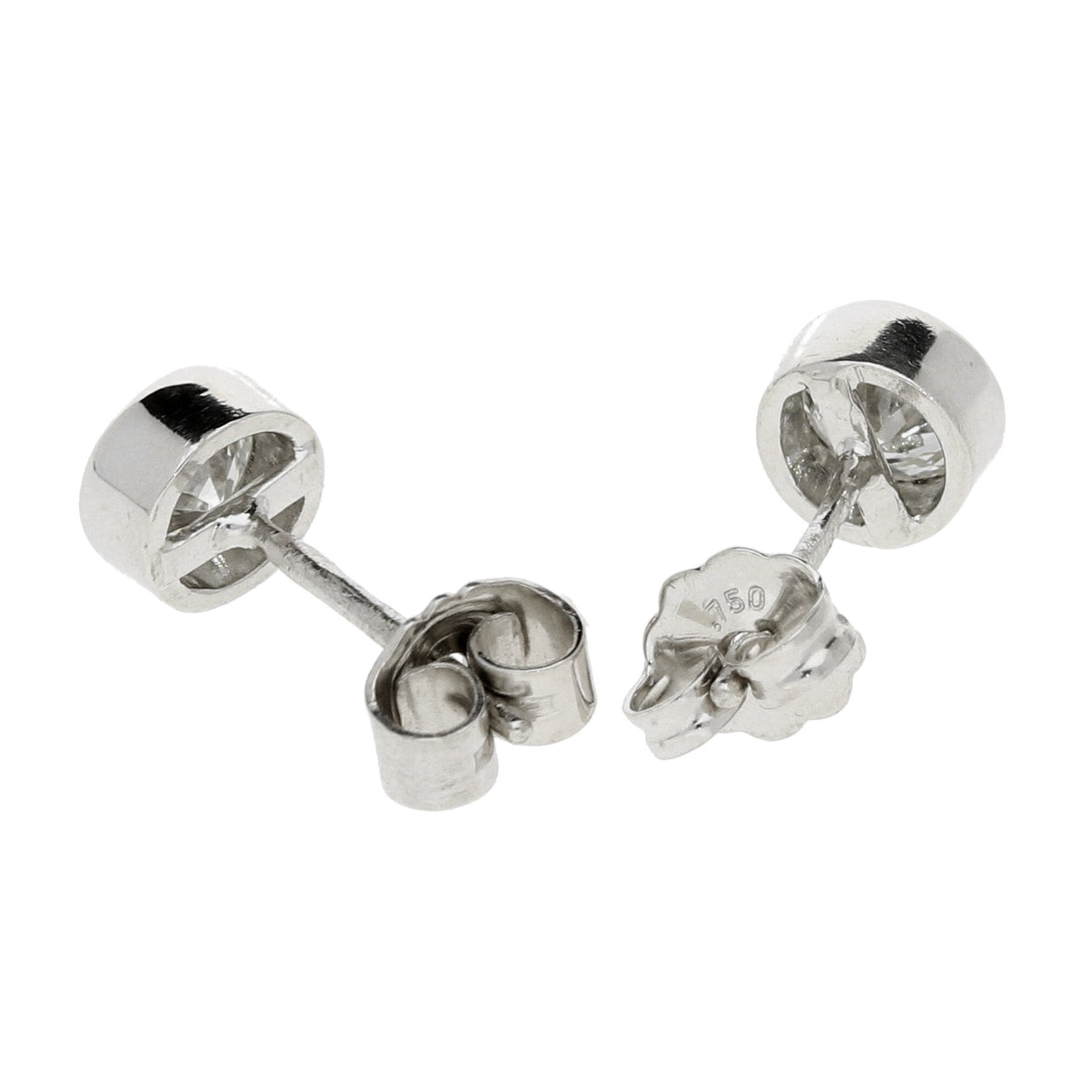 18ct White Gold Diamond Earrings - 0.82ct