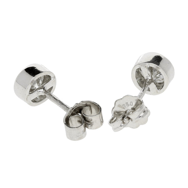 18ct White Gold Diamond Earrings - 0.82ct