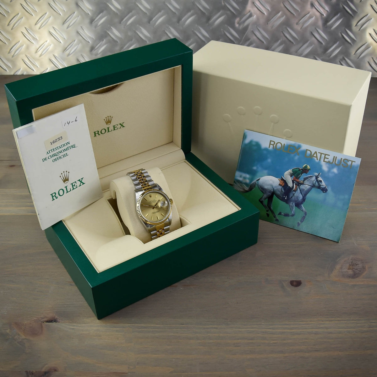 Datejust 16233 - Gents Watch - Champagne Dial - 1990