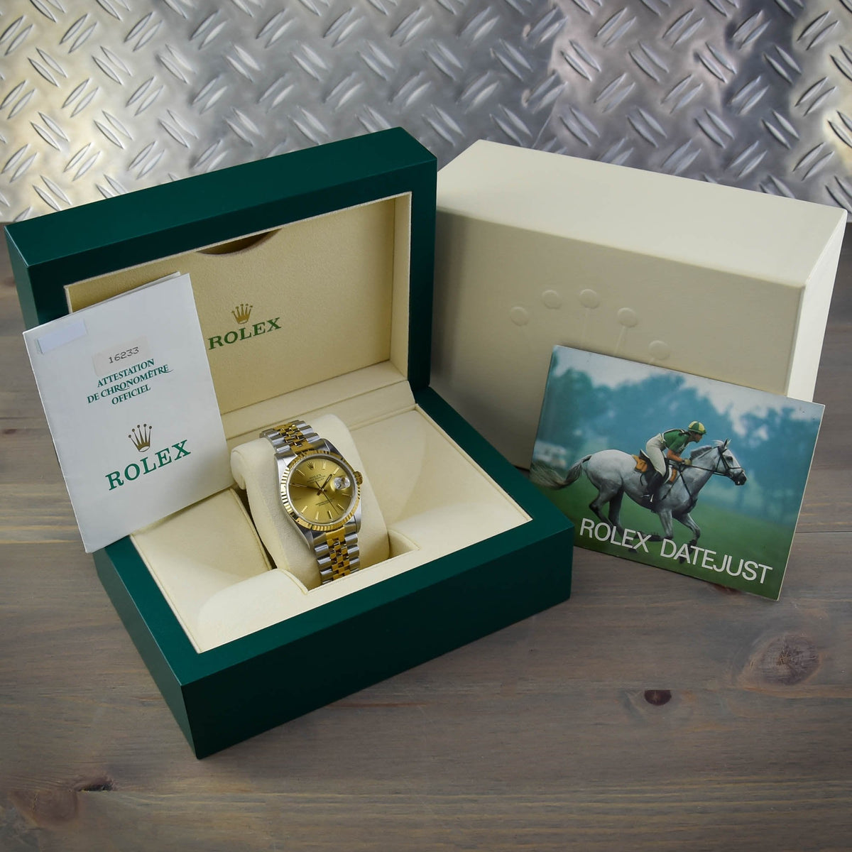 Datejust 16233 - Gents Watch - Champagne Dial - 1990