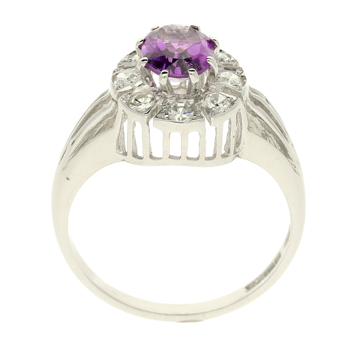 18ct White Gold Amethyst and Diamond Ring - 4.6g