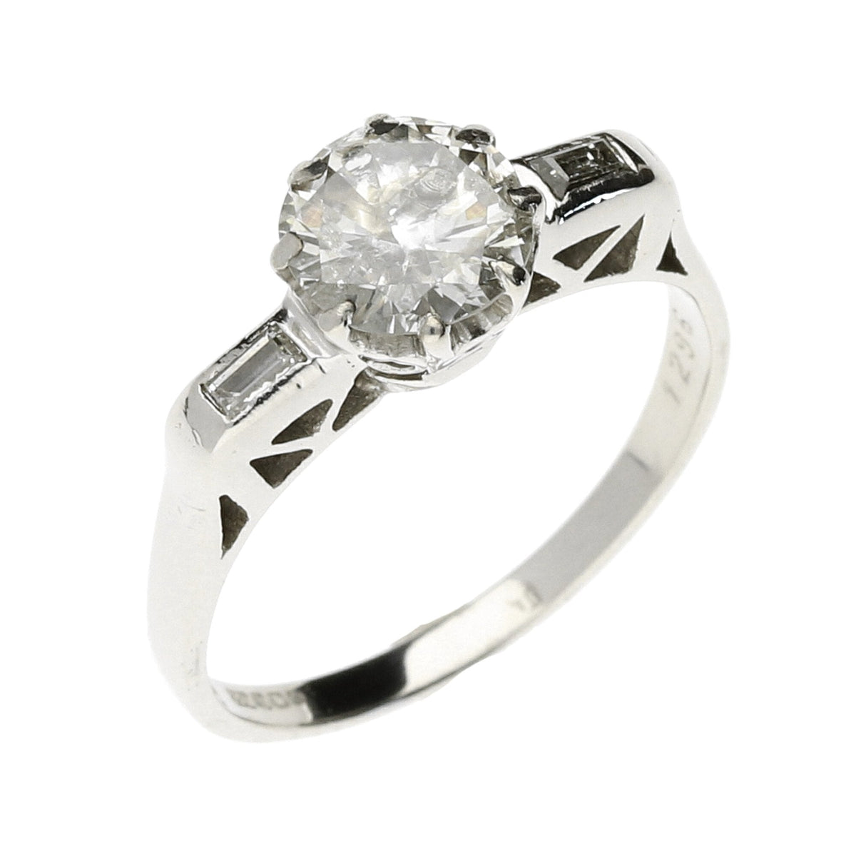 18ct White Gold Vintage Diamond Ring - 1.20ct