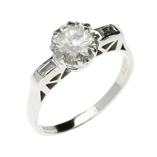 18ct White Gold Vintage Diamond Ring - 1.20ct