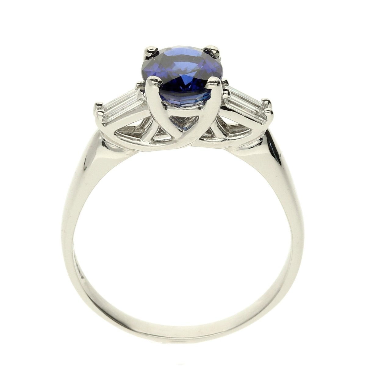 14ct White Gold Sapphire and Diamond Ring - 0.24ct
