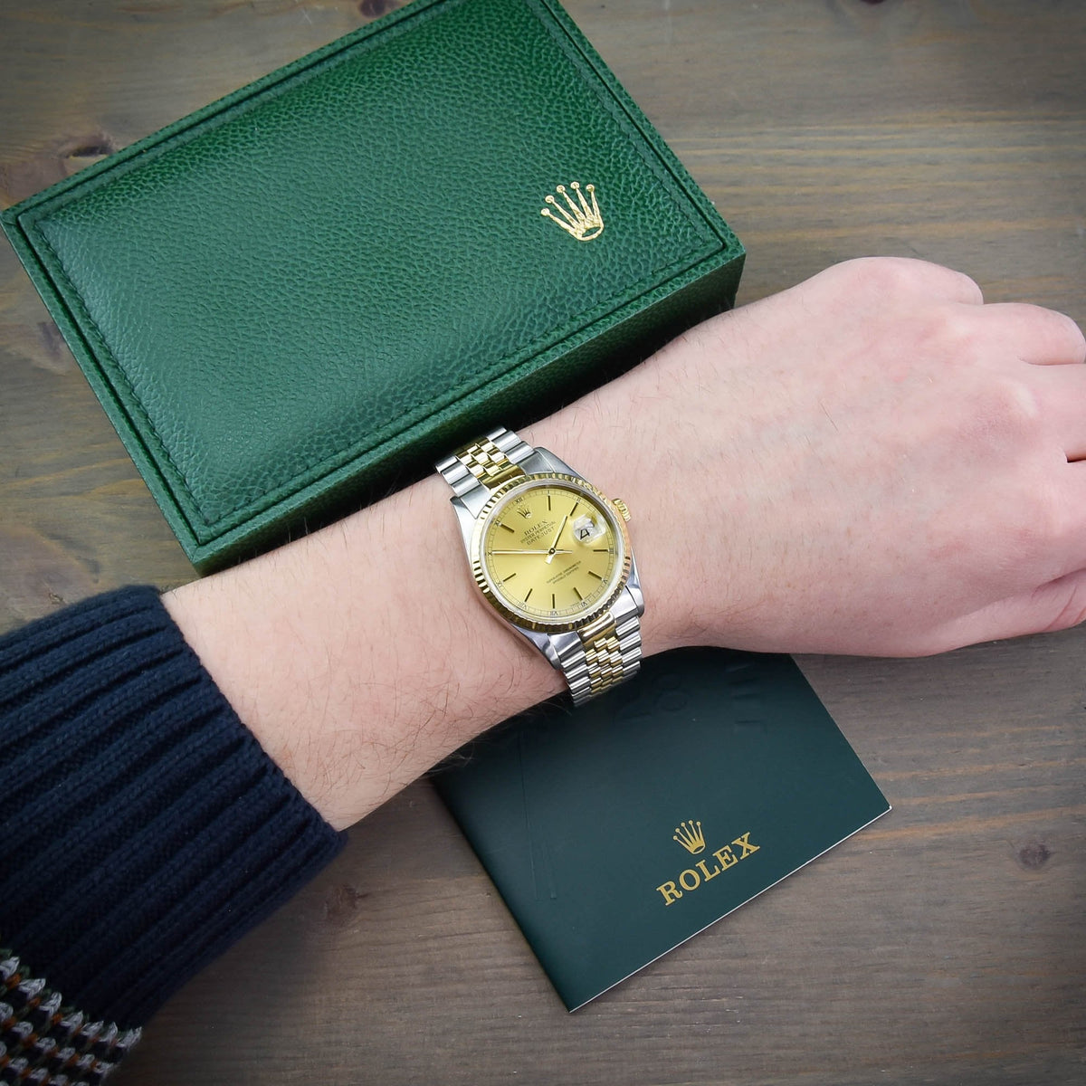 Datejust 16233 - Champagne Dial - 2002