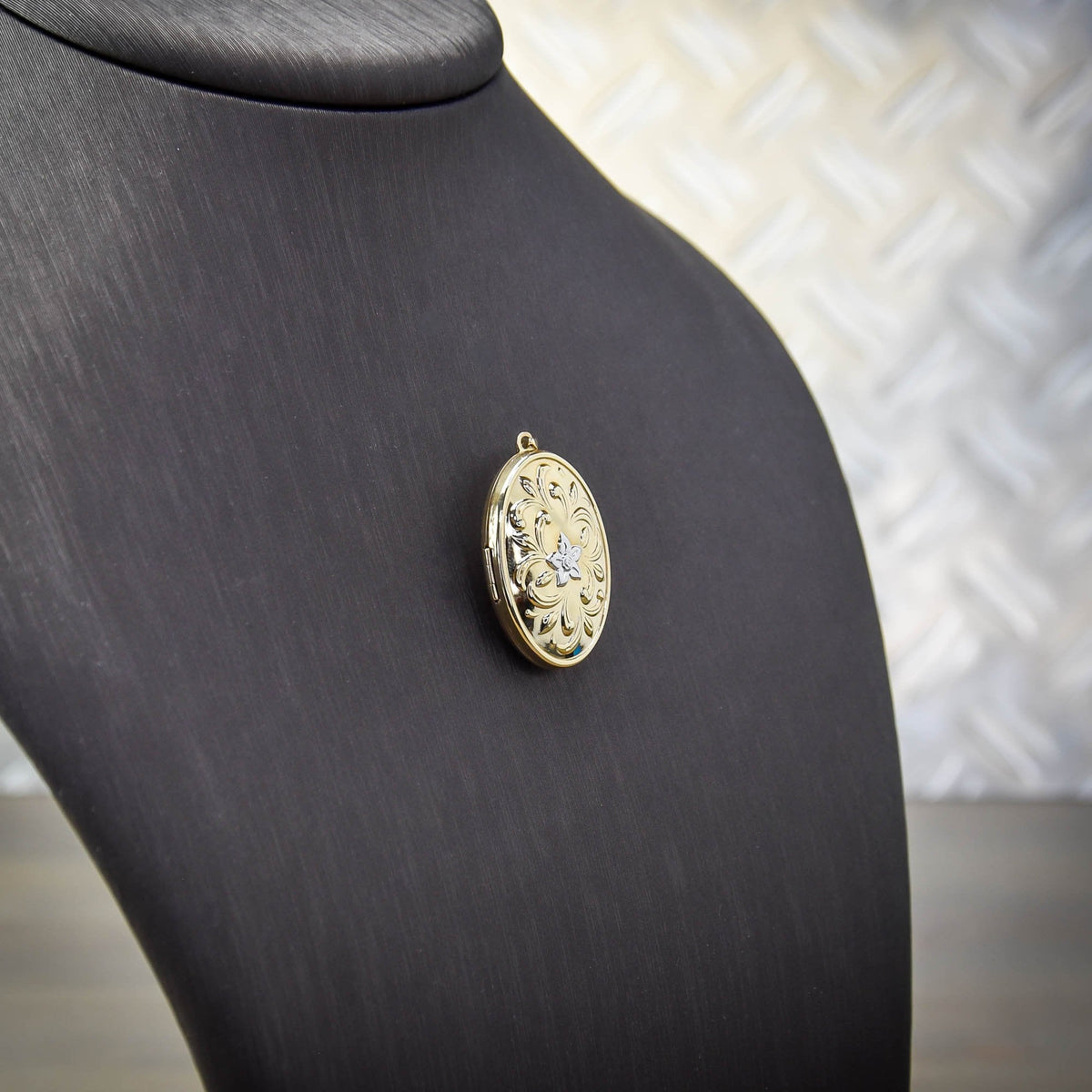 9ct Yellow Gold Medium Domed Locket - 3.7g