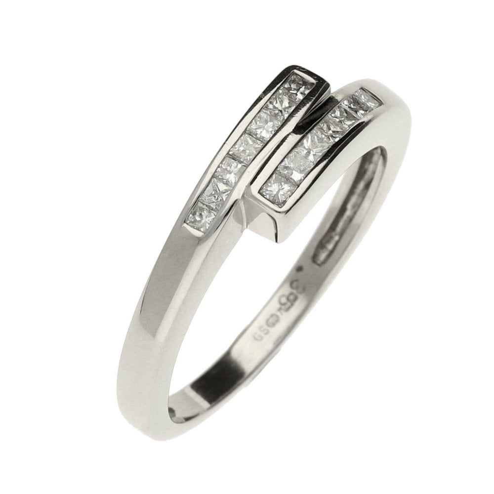 18ct White Gold Fancy Crossover 0.35ct Diamond Ring