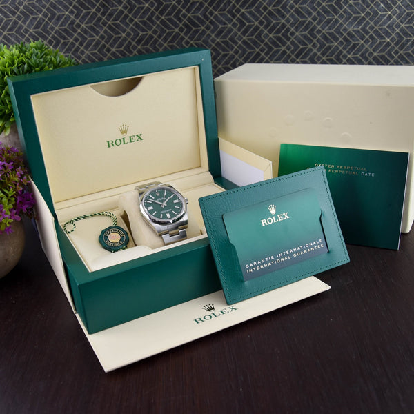 Oyster Perpetual- Gents Watch -124300 - Green Dial - 2020