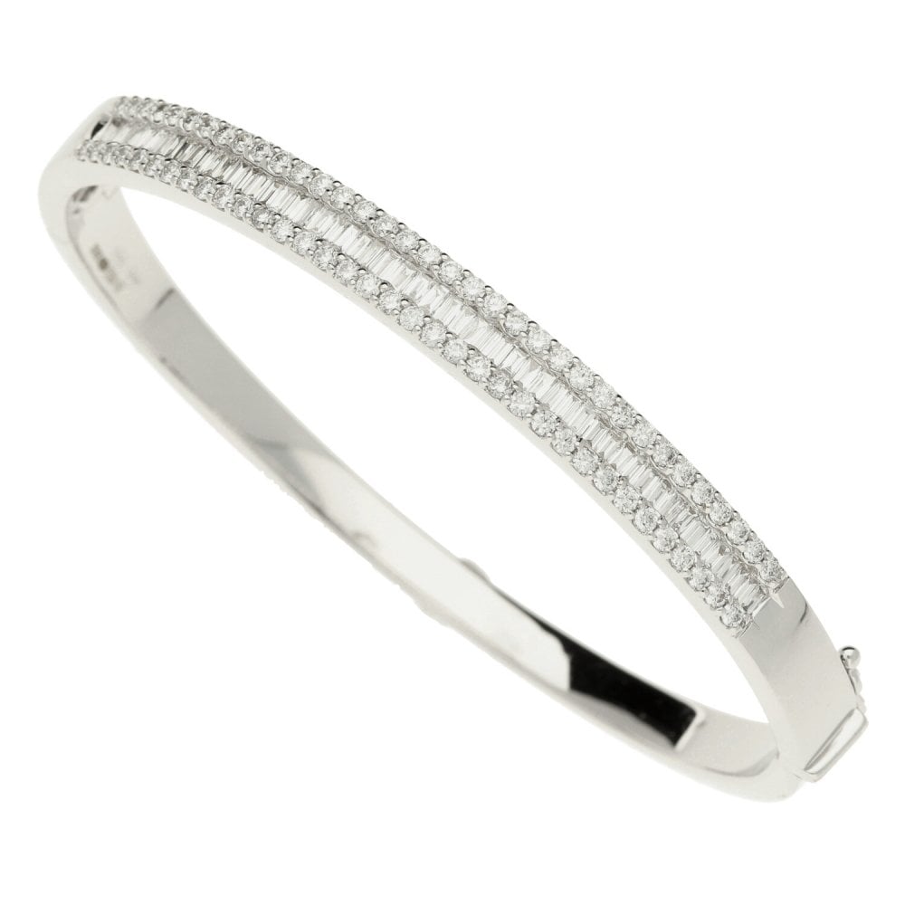 18ct White Gold Fancy Diamond Bangle - 1.92ct - 24.3g