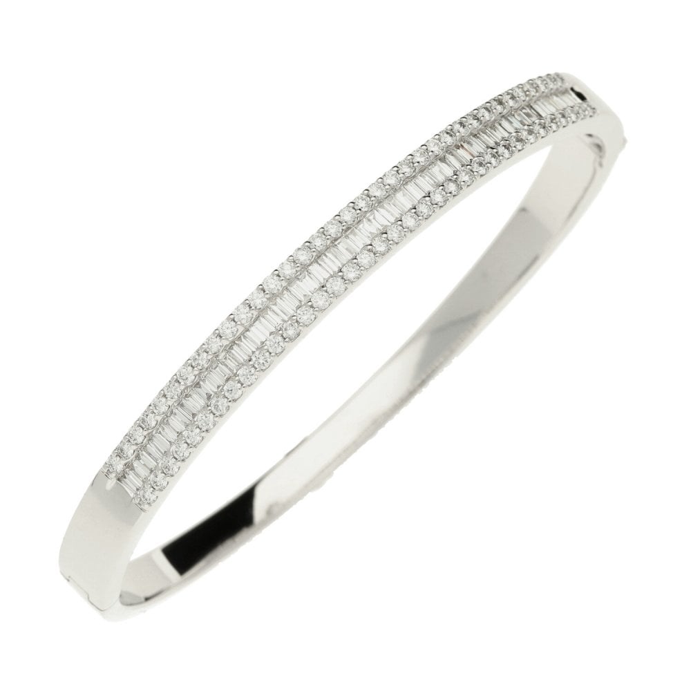 18ct White Gold Fancy Diamond Bangle - 1.92ct - 24.3g