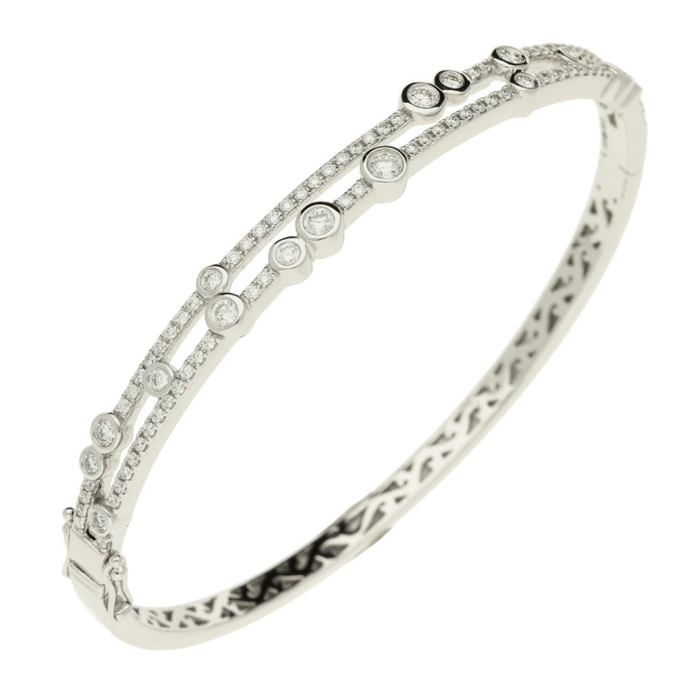 18ct White Gold Split Diamond Scatter Bangle - 1.05ct - 16.8g