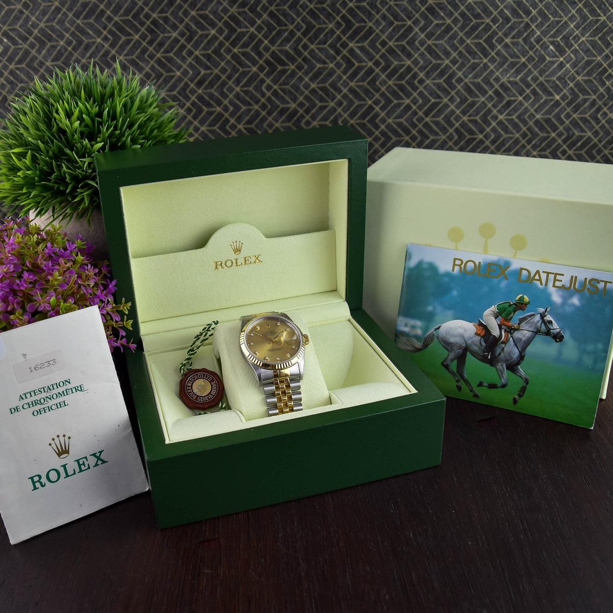 Datejust 16233 - Champagne Diamond Dial - 1994