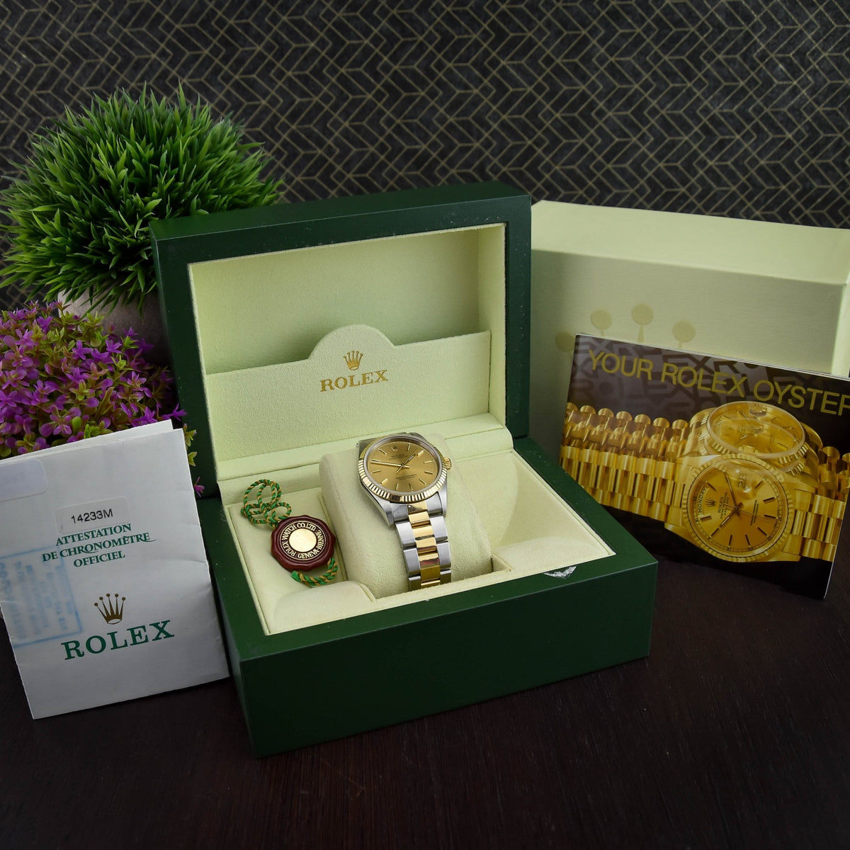Oyster Perpetual Date 15223 - Gents Watch - 2001