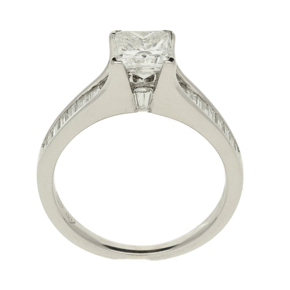 18ct White Gold Ladies Diamond 1.50ct Ring - Size K - 1.50ct
