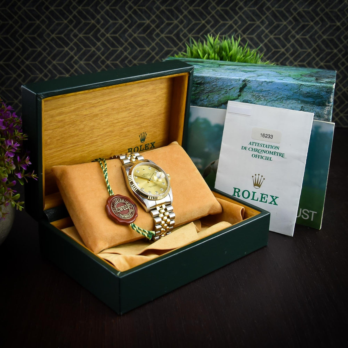 Datejust 16233 - Champagne Diamond Dial - 1999