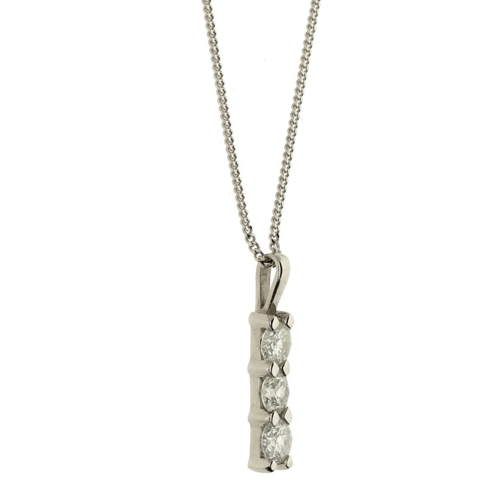 18ct White Gold Diamond Pendant & Chain - 0.83ct