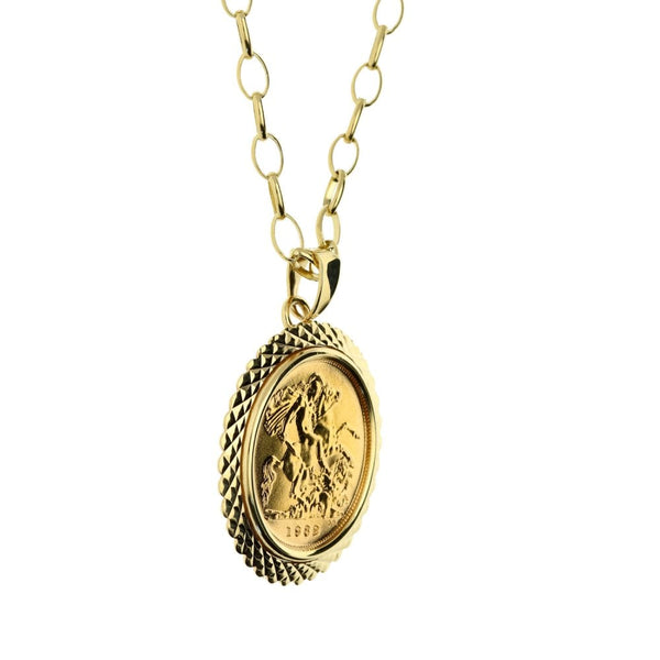1982 Queen Elizabeth Half Sovereign Pendant & 22'' Chain