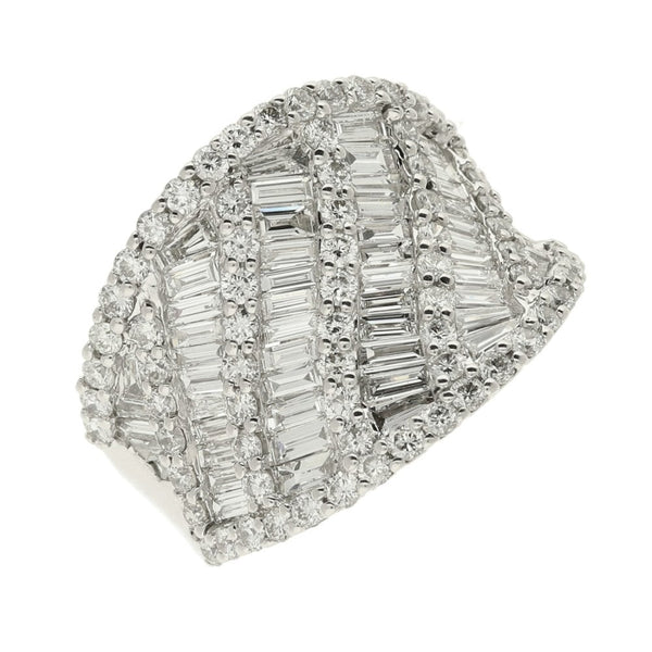 18ct White Gold Saddle Diamond Cluster Ring - 2.85ct