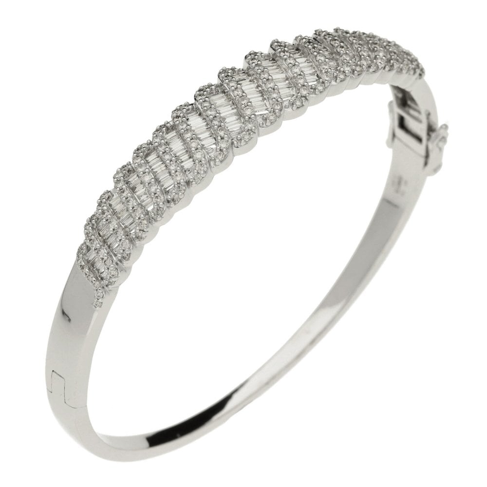 Fabulous 9ct White Gold Diamond Bangle - 2.95ct