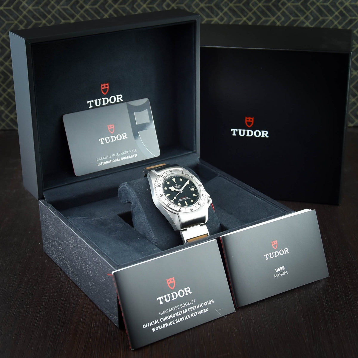 Black Bay P01 - Mens Watch - Black Dial - 2021