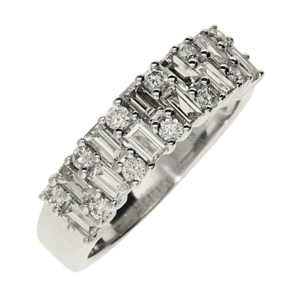 Ladies 9ct White Gold Round Brilliant/Baguette Cut Diamond Ring