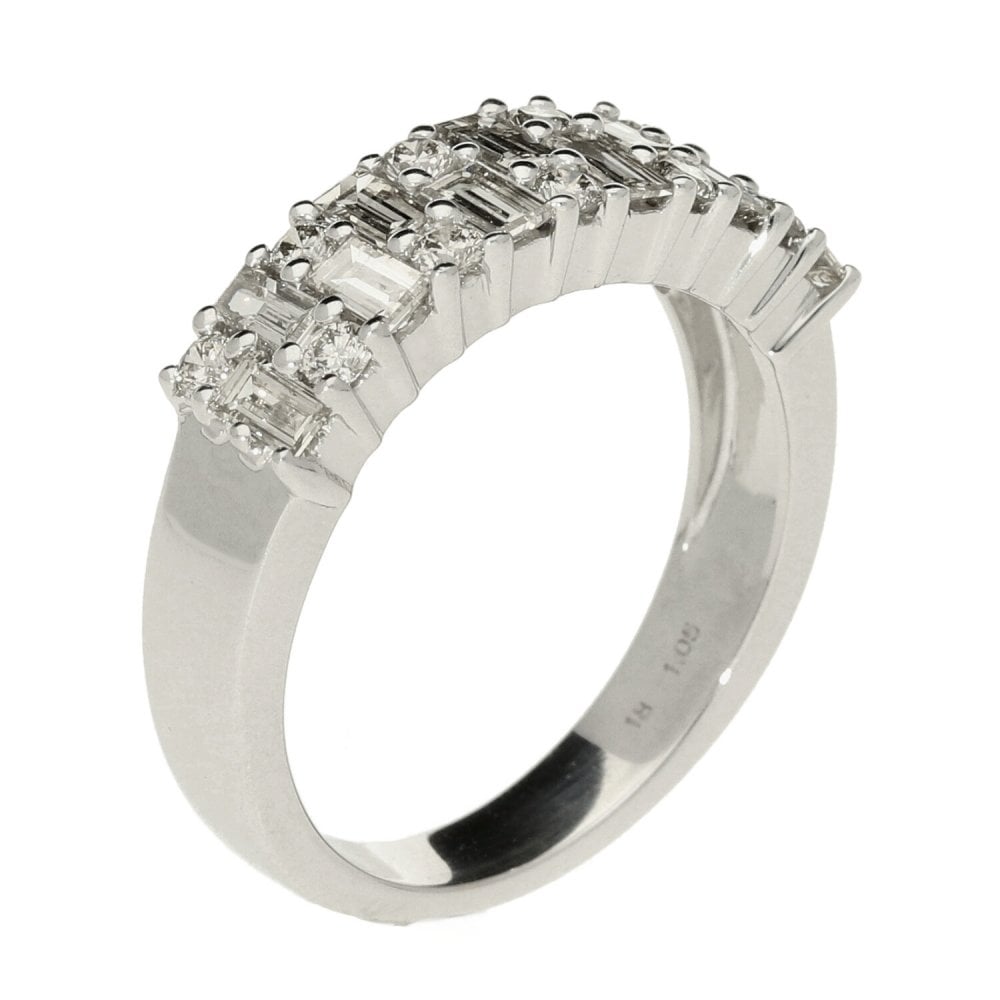 Ladies 9ct White Gold Round Brilliant/Baguette Cut Diamond Ring