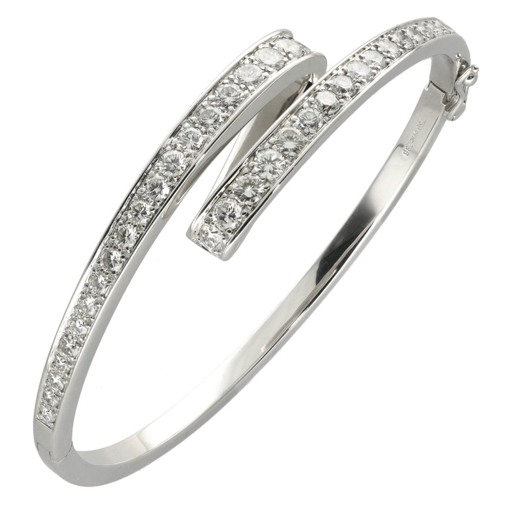 Ladies 18ct White Gold Diamond Set Bangle - 2.86ct